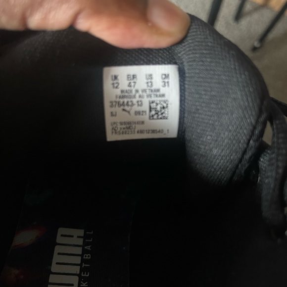 Men’s size 13 Like new with box Melo basketball